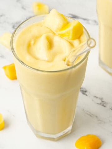 pineapple mango smoothie,healthy pineapple mango smoothie,mango pineapple smoothie,mango and pineapple smoothie