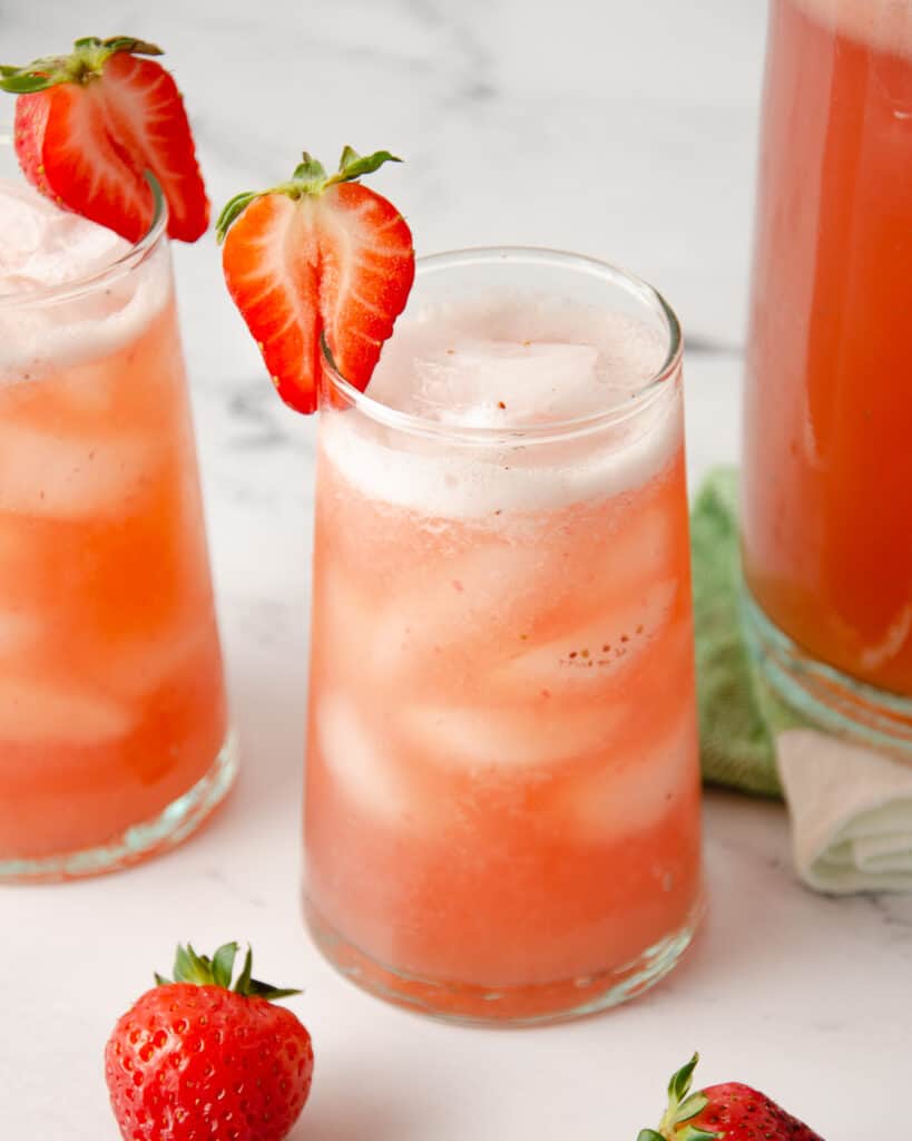 Strawberry Agua Fresca (Agua de Fresa) - Elise Tries To Cook