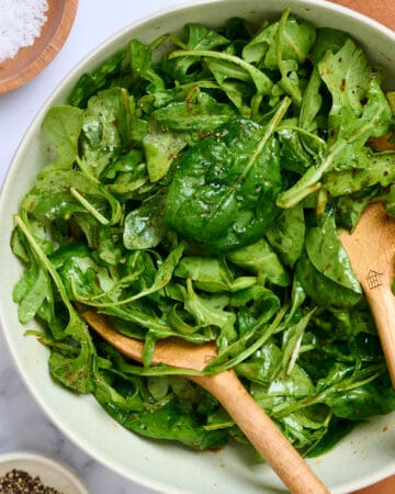 spinach and arugula salad featured image